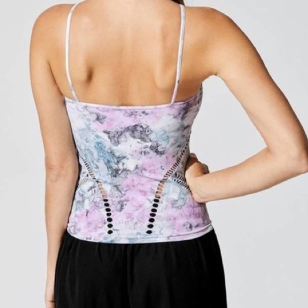 Carbon38 Seamless Workout Tank - Picture 4 of 5